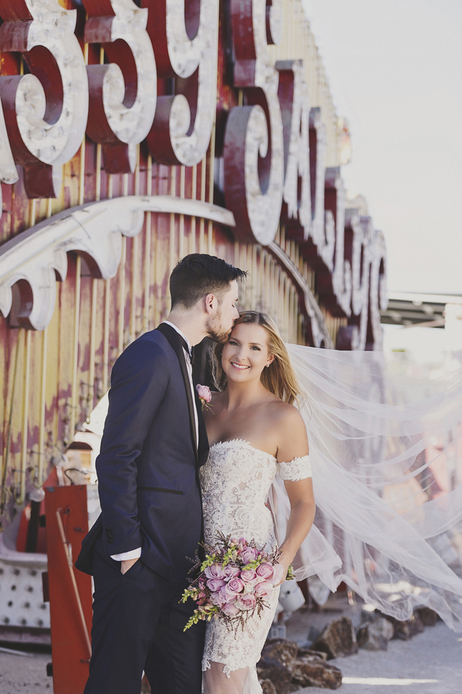 Las Vegas Wedding Photography, Immerse Photography, International Wedding Photographer, Nevada Desert Wedding, Las Vegas Wedding, Neon Museum Vegas Wedding, Cosmopolitan Hotel Las Vegas Wedding, Red Rock Canyon Nevada Wedding