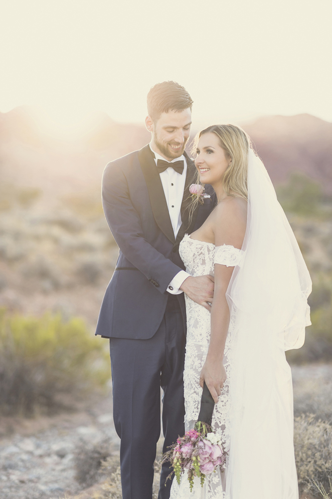 Las Vegas Wedding Photography, Immerse Photography, International Wedding Photographer, Nevada Desert Wedding, Las Vegas Wedding, Neon Museum Vegas Wedding, Cosmopolitan Hotel Las Vegas Wedding, Red Rock Canyon Nevada Wedding