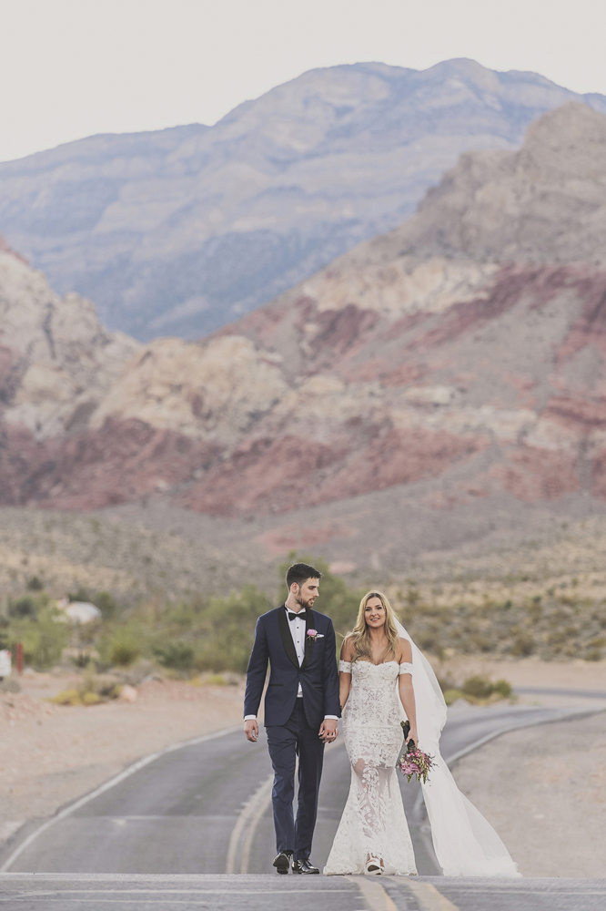 Las Vegas Wedding Photography, Immerse Photography, International Wedding Photographer, Nevada Desert Wedding, Las Vegas Wedding, Neon Museum Vegas Wedding, Cosmopolitan Hotel Las Vegas Wedding, Red Rock Canyon Nevada Wedding