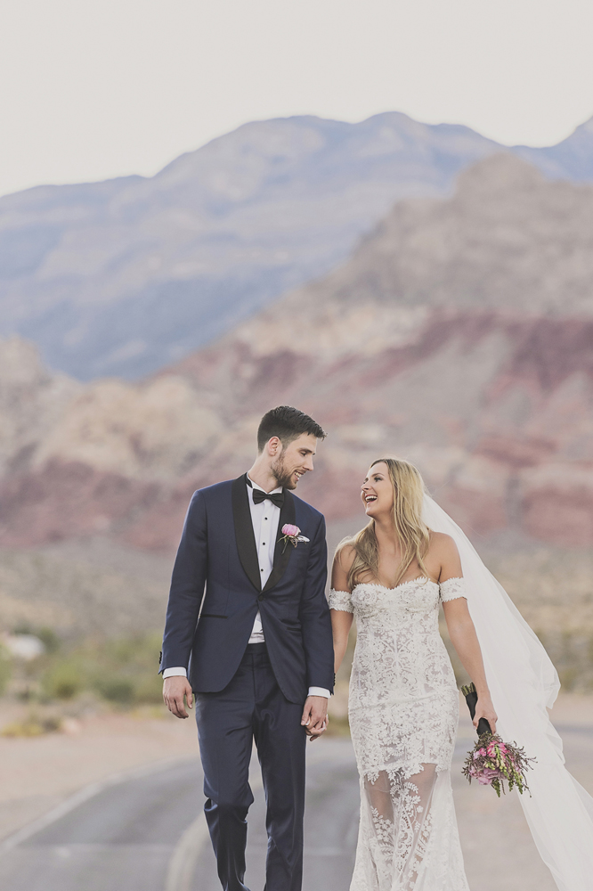 Las Vegas Wedding Photography, Immerse Photography, International Wedding Photographer, Nevada Desert Wedding, Las Vegas Wedding, Neon Museum Vegas Wedding, Cosmopolitan Hotel Las Vegas Wedding, Red Rock Canyon Nevada Wedding