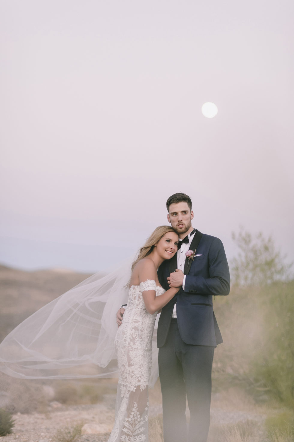 Las Vegas Wedding Photography, Immerse Photography, International Wedding Photographer, Nevada Desert Wedding, Las Vegas Wedding, Neon Museum Vegas Wedding, Cosmopolitan Hotel Las Vegas Wedding, Red Rock Canyon Nevada Wedding