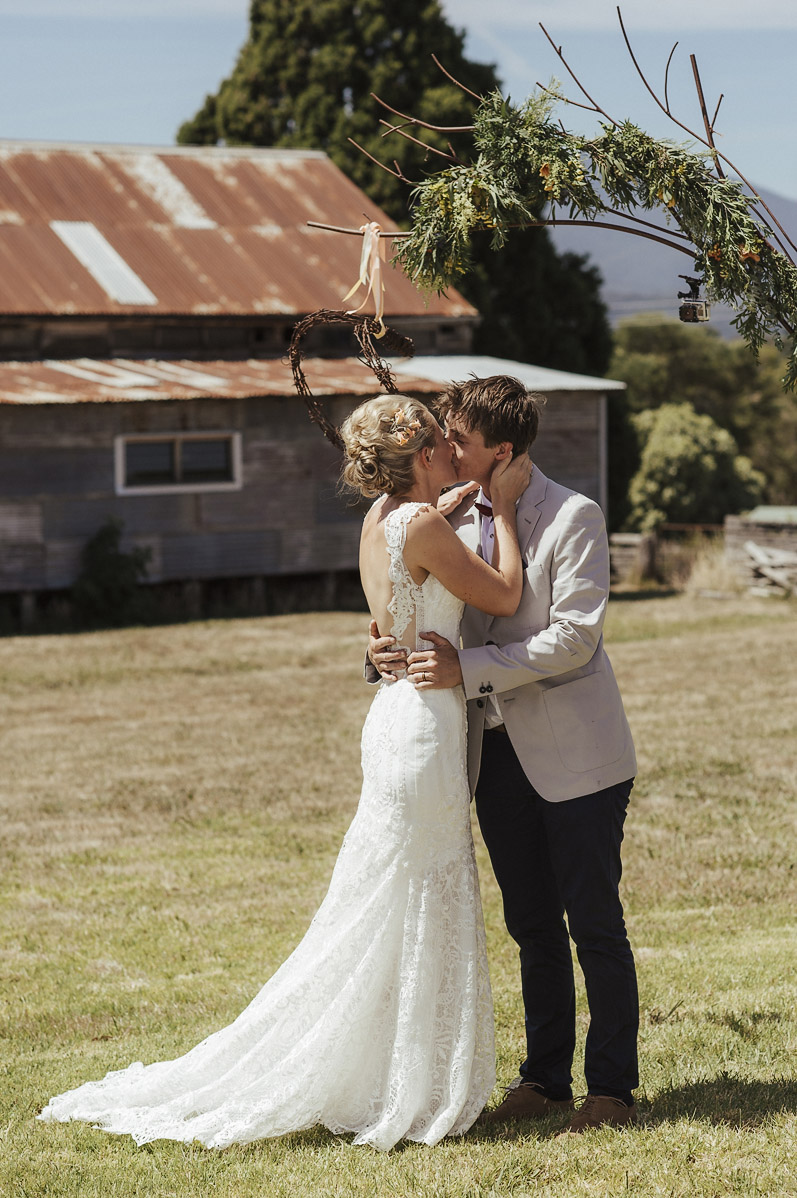 Yarra Ranges Estate, Yarra Ranges Estate Wedding Photos, Yarra Ranges Estate Weddings. Yarra Ranges Estate Photography. Yarra Valley Wedding Photography, Rustic Barn Wedding, Madden's Rise Wedding