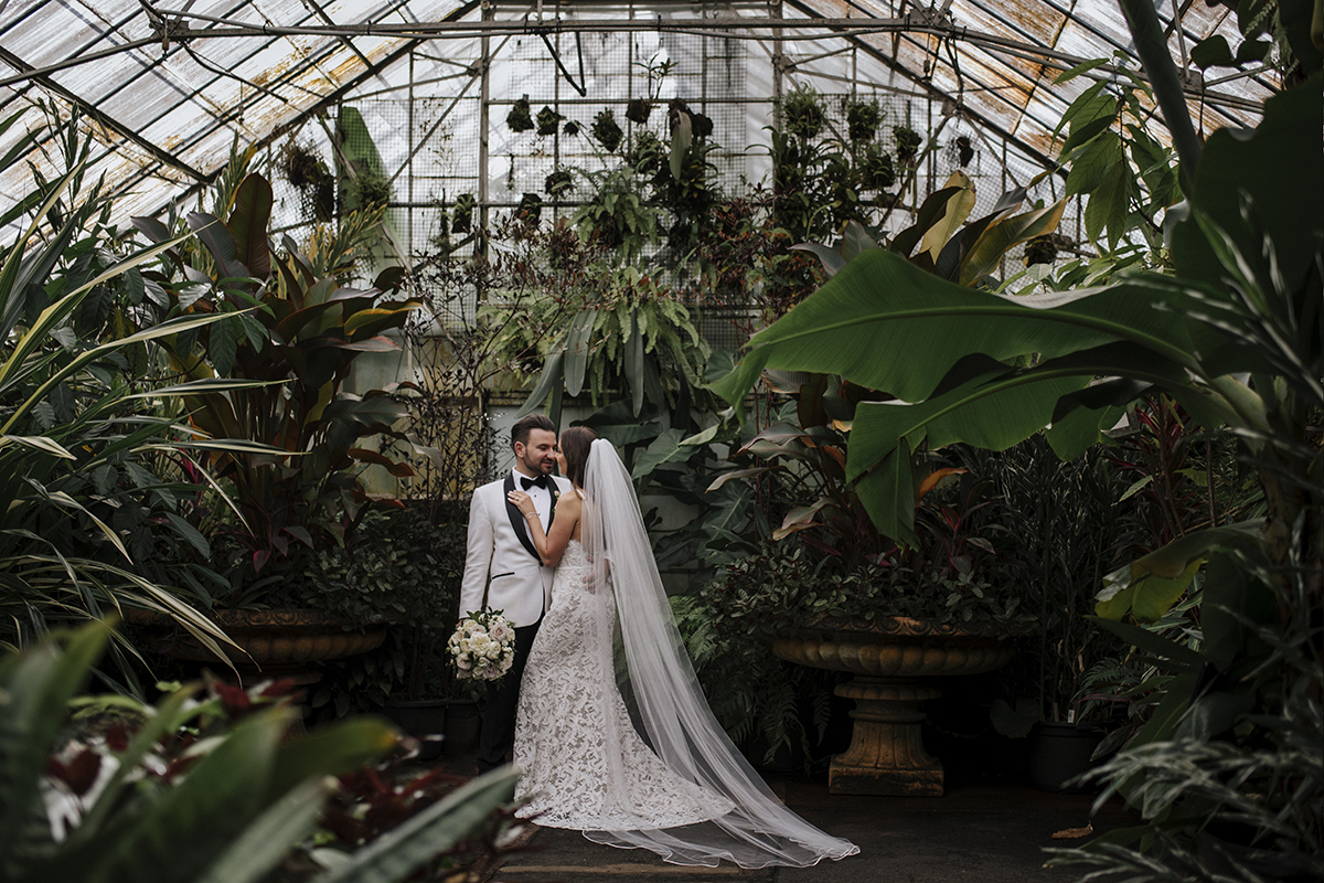 Quatt Quatta Wedding, Quat Quatta Wedding Photos, Melbourne Botanical Gardens Wedding, Garden Wedding, Weddings of Distinction, Marianna Hardwick wedding dress, Prinzi Groom Suit, Always Classic Cars, Classic Bouquets Florals